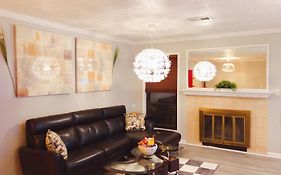 2 Bedrooms Robinwood Condo